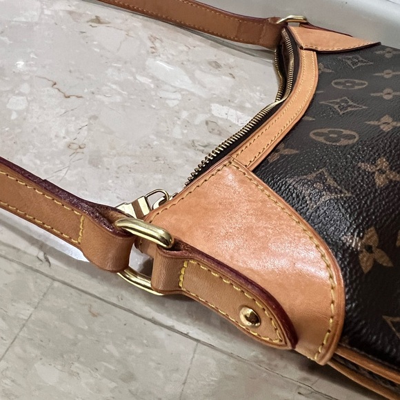 Louis Vuitton Monogram Odean crossbody handbag - Picture 5 of 10